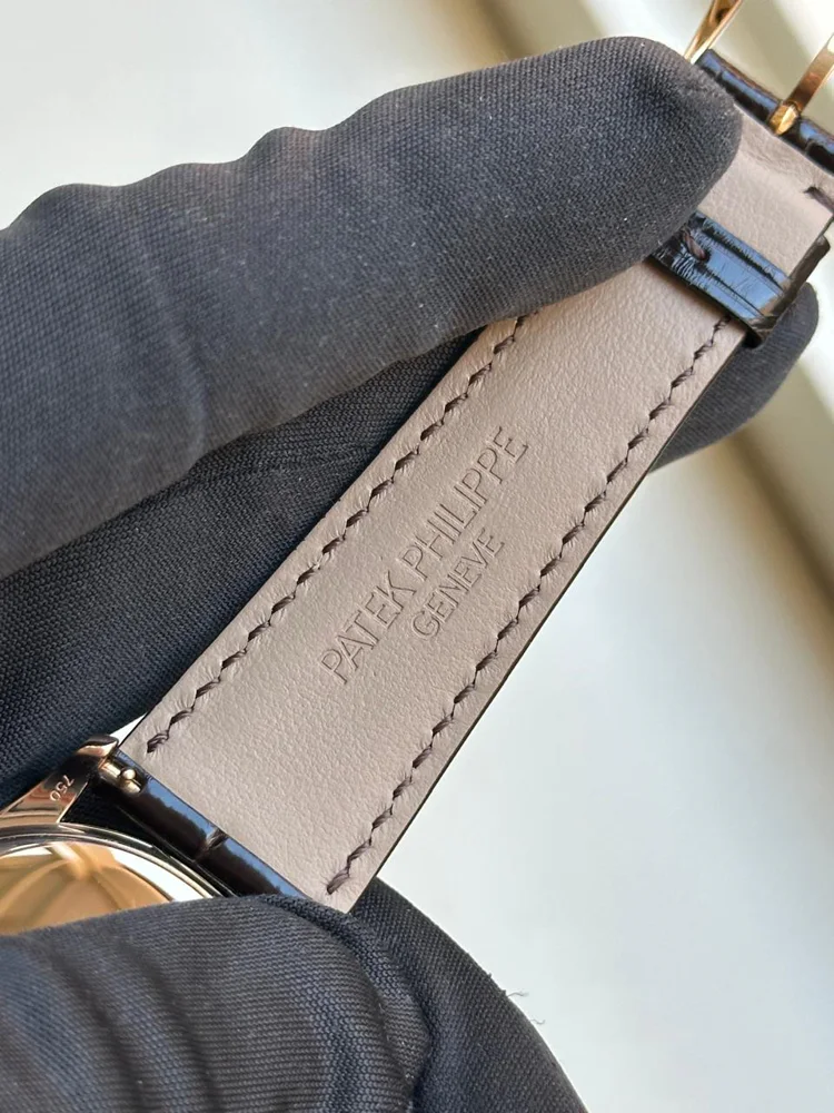 Patek Philippe Calatrava 5196R-001 